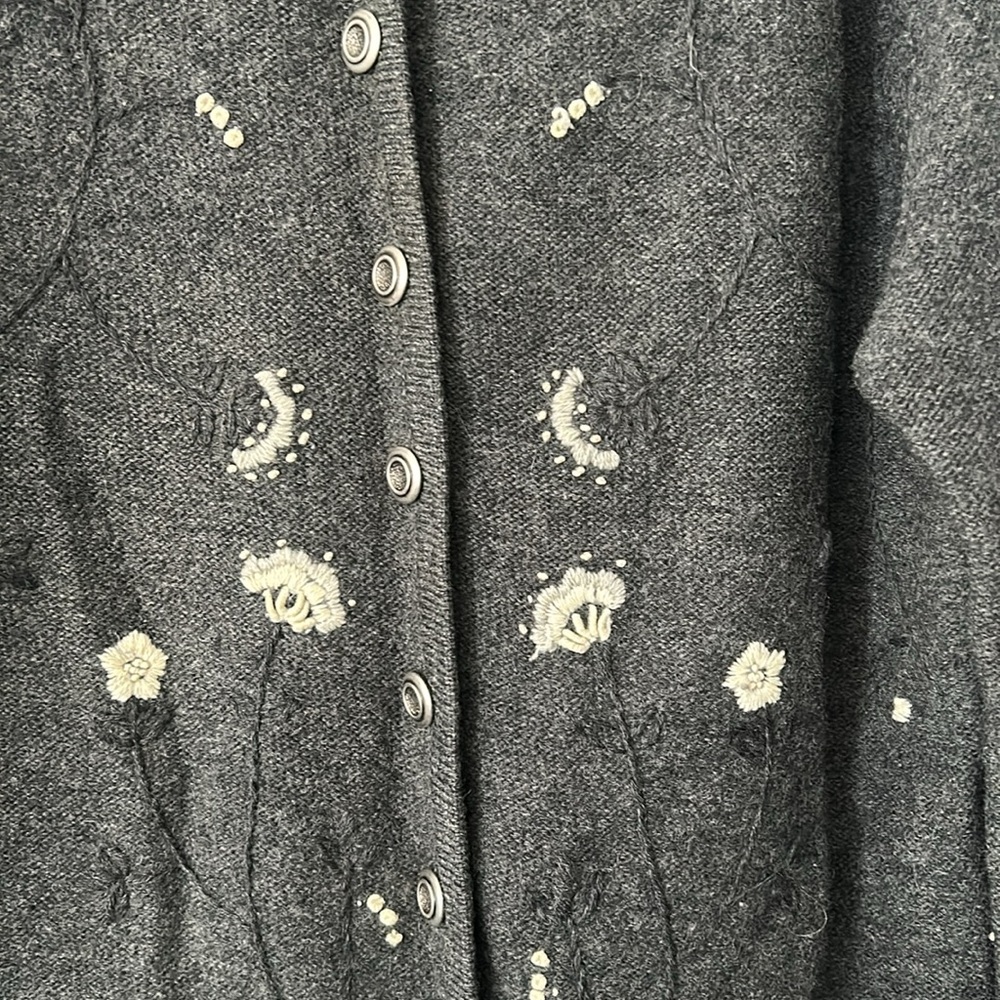 GRAFFITI Gray flower Embellished Women's 100% wool cardigan vintage - Picture 3 of 7